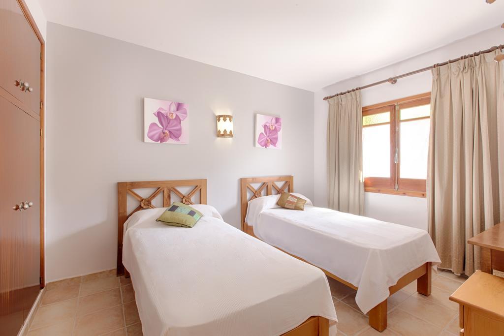 Apartamentos Colomar ซานตาเอวเลเรียเดสริว ภายนอก รูปภาพ