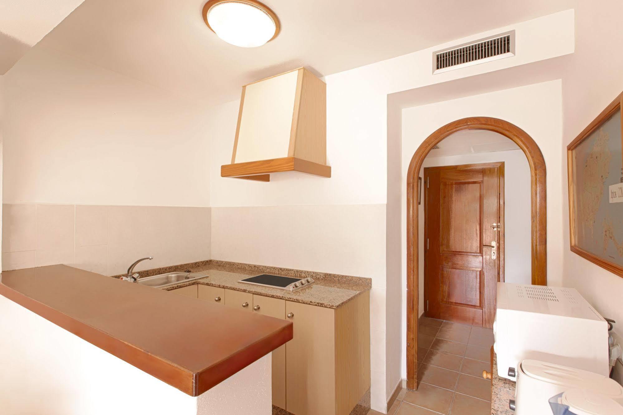 Apartamentos Colomar ซานตาเอวเลเรียเดสริว ภายนอก รูปภาพ