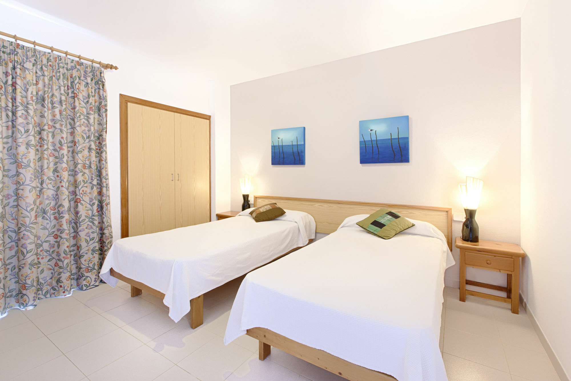 Apartamentos Colomar ซานตาเอวเลเรียเดสริว ภายนอก รูปภาพ